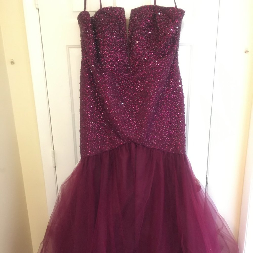 NEW Mori Lee style 43118 Wine Size 24